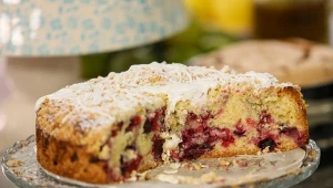 Ciocia zdradziła mi ten trik. Dzięki temu owoce nie opadają już na spód ciasta 