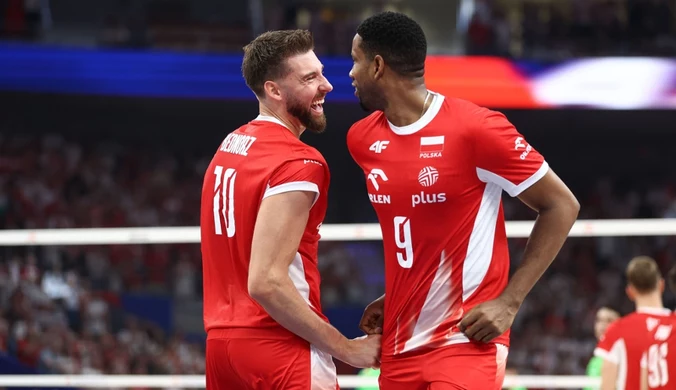 Bartosz Bednorz uśmiechnięty, obok Wilfredo Leon