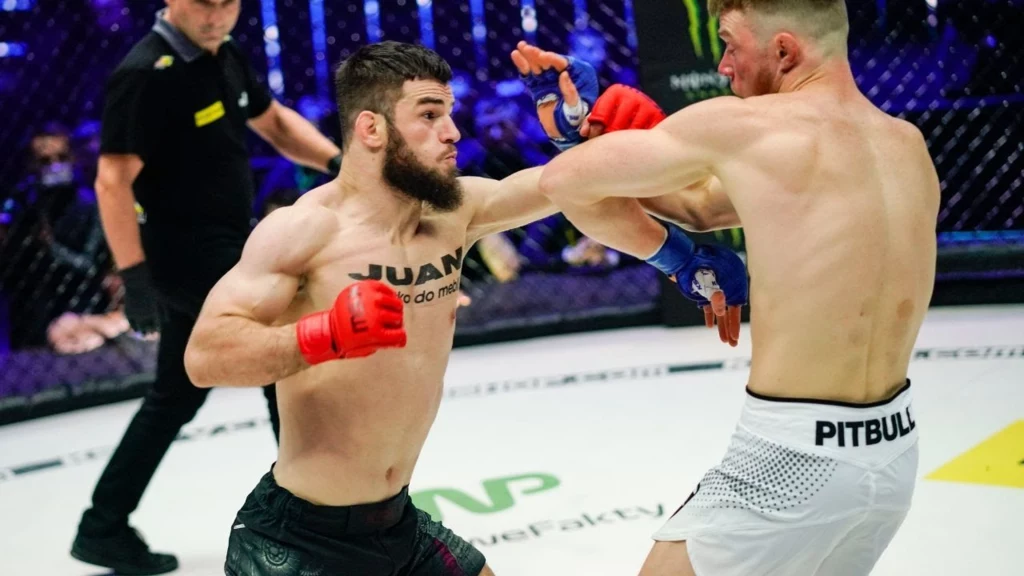 KSW: Adam Soldajew (z lewej)