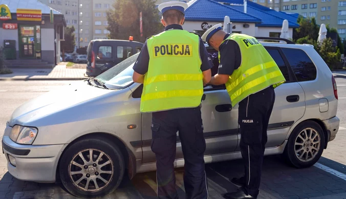 Policja sprawdza trzy rzeczy w aucie. Przez jedną stracisz dowód rejestracyjny
