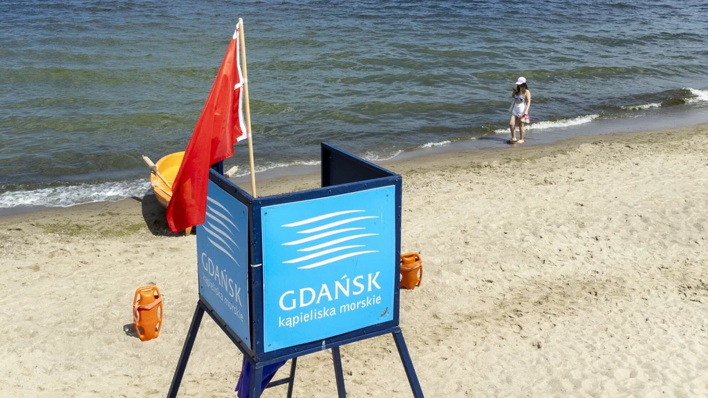 Na Pomorzu zamkniętych jest w niedzielę 15 kąpielisk Na Pomorzu zamkniętych jest w niedzielę 15 kąpielisk