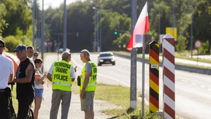 Większość ankietowanych nie popiera obecności ugrupowania na granicach