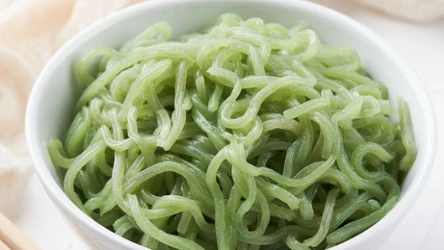 To dietetyczna alternatywa dla pszennego makaronu. Kto powinien włączyć shirataki do menu?