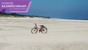 Znaczna część Słowińskiego Parku Narodowego nadaje się do podróżowania rowerem po plaży. Widoki zapierają dech