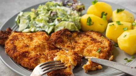 Kotlety schabowe powinny być chrupiące z zewnątrz i soczyste w środku