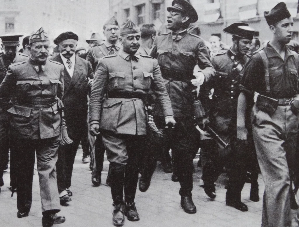 Generał Francisco Franco w 1936 roku Generał Francisco Franco w 1936 roku