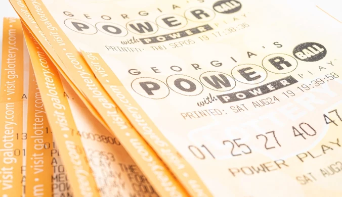 Kupił dwa losy przez pomyłkę. Wygrał 2 mln dolarów w Powerball