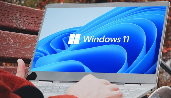 Windows 11 z funkcją z czasów Windows Vista. Obejmuje tapety.