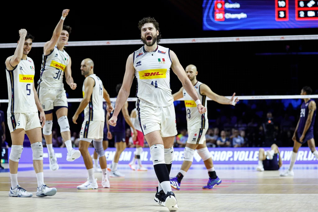 Kamil Rychlicki (w środku, na pierwszym planie) w reprezentacji Włoch Kamil Rychlicki (w środku, na pierwszym planie) w reprezentacji Włoch