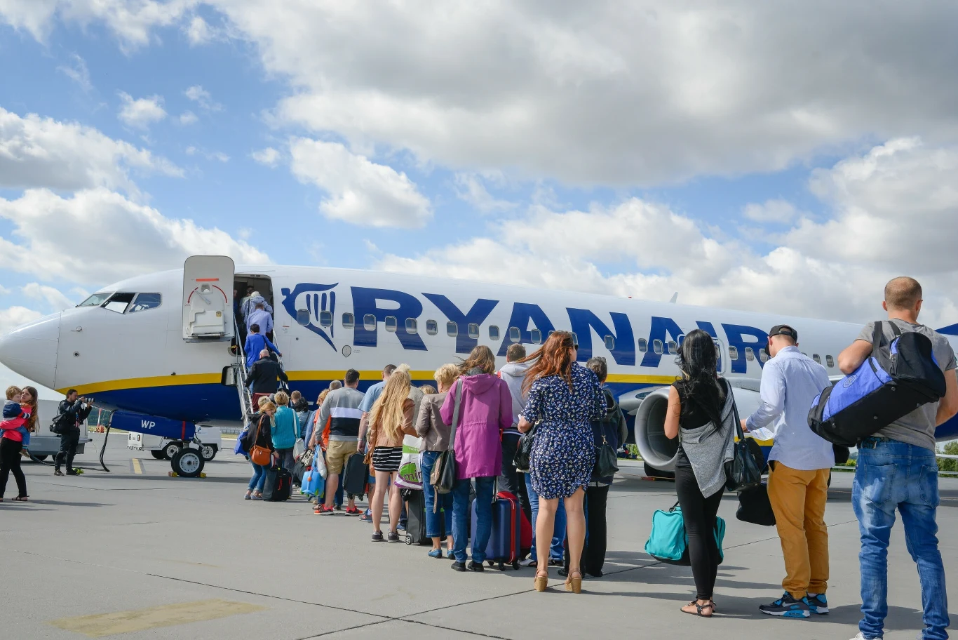 Ryanair znalazł sposób na zbyt duże bagaże. Będzie więcej kontroli. Ryanair znalazł sposób na zbyt duże bagaże. Będzie więcej kontroli.