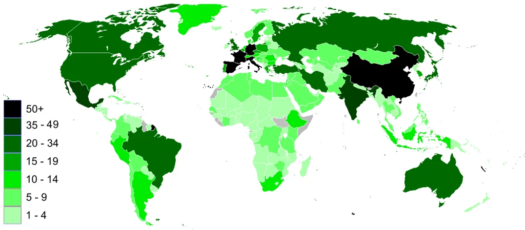 Liczba obiektów światowego dziedzictwa UNESCO według kraju (stan na 2024 r.) Mapa świata z podziałem na kraje, przedstawiająca wartości liczbowe przypisane poszczególnym krajom za pomocą różnych odcieni zielonego i czarnego; ciemniejsze kolory wskazują wyższe wartości.