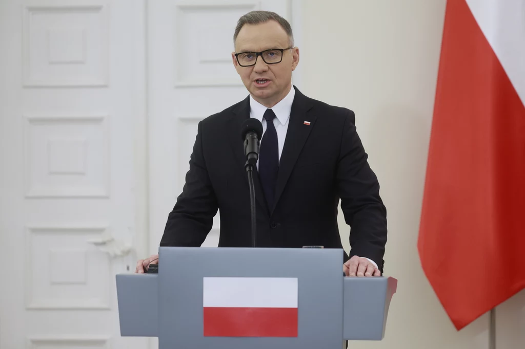 Andrzej Duda nadał stopnie generalskie siedmiu oficerom policji Andrzej Duda nadał stopnie generalskie siedmiu oficerom policji