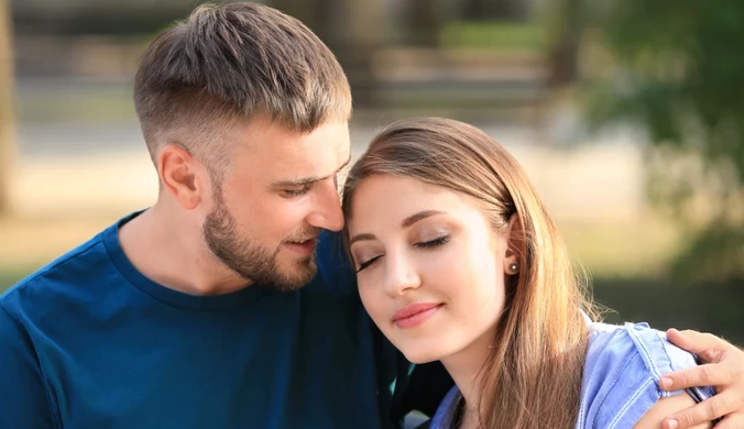 Psycholog zdradza, jakie słowa świadczą o prawdziwym zaufaniu w związku