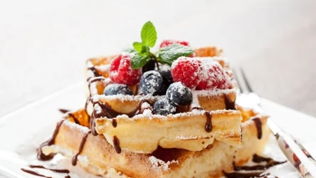 Domowe gofry mogą być lepsze niż w cukierni. Mamy sprawdzony przepis.