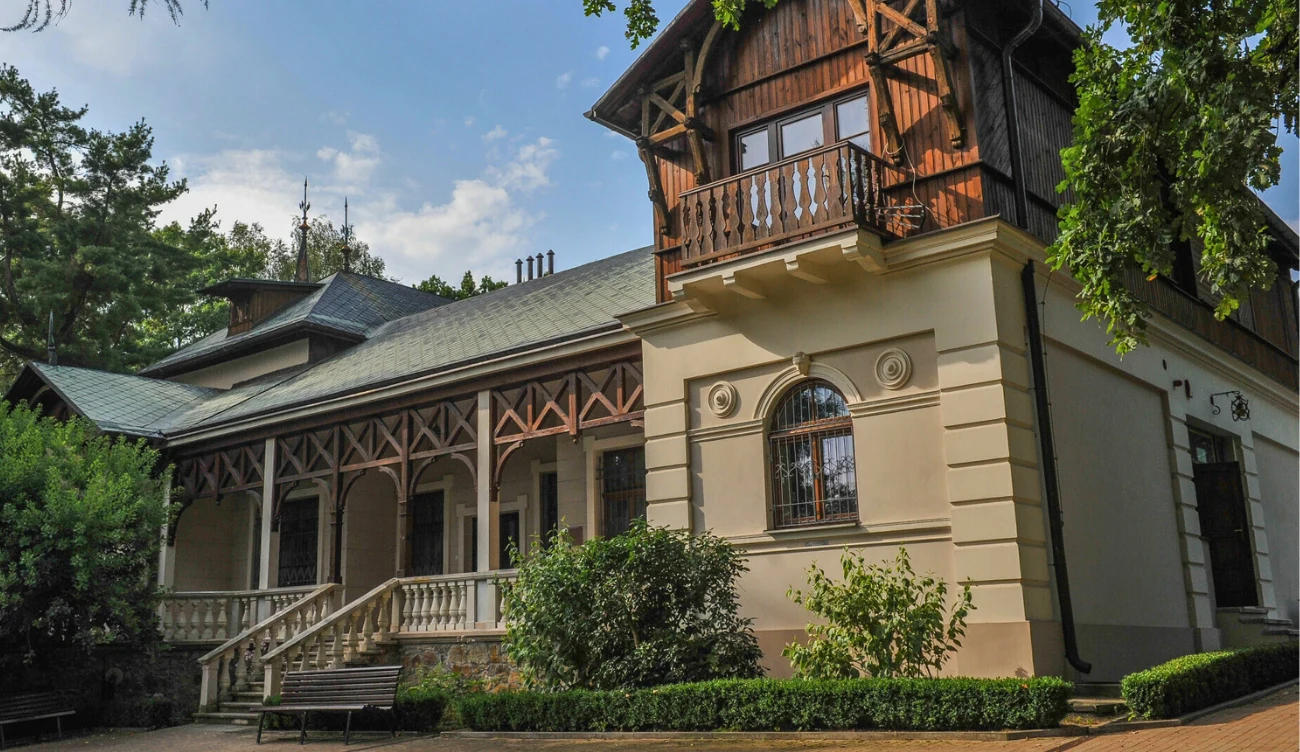 Pałacyk Henryka Sienkiewicza zachwyca architekturą 