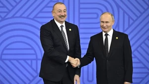 Prezydent Azerbejdżanu Ilham Alijew (L) i prezydent Rosji Władimir Putin (P)