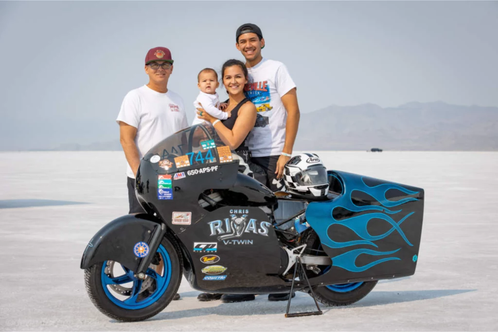 Chris Rivas chce pobić motocyklowy rekord prędkości. Zamierza przełamać barierę 400 mph. Chris Rivas chce pobić motocyklowy rekord prędkości. Zamierza przełamać barierę 400 mph.