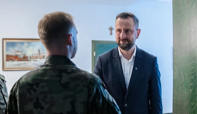 Szef MON Władysław Kosiniak-Kamysz spotkał się z żołnierzem ranionym na granicy przez migranta