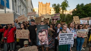 Przełom po wielkich protestach w Ukrainie? Zełenski się ugiął 