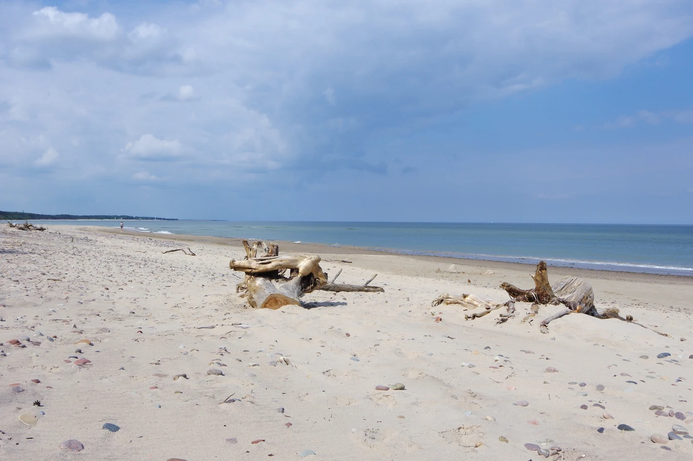 Plaża w Ulini zachwyca miękkim piaskiem i dzikością. Co wiadomo na jej temat?