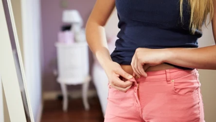 Z naszymi domowymi sposobami powiększysz spodnie o 1 rozmiar i w końcu się dopniesz. 