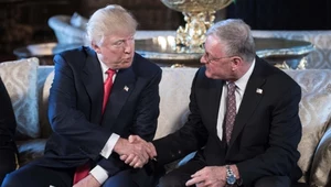 Po rozmowie z Radosławem Sikorskim gen. Keith Kellog przekonał Donalda Trumpa do wznowienia dostaw dla Ukrainy