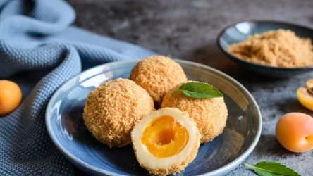 Knedle z morelami to pyszne danie kuchni austriackiej.