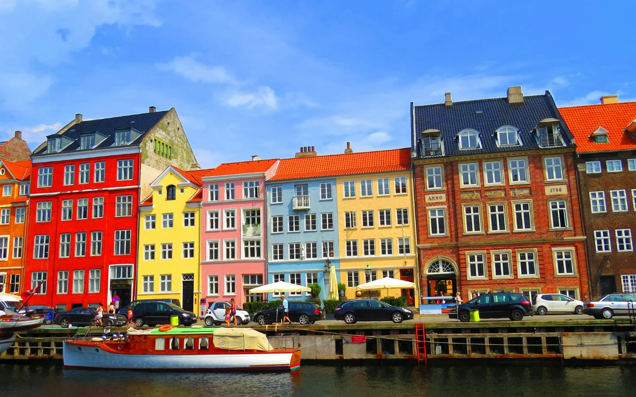 Kolorowe kamienice przy porcie to najczęściej fotografowana sceneria Kopenhagi