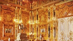 Tak wyglądała oryginalna Bursztynowa Komnata w 1917 roku. Gdzie dziś znajduje się zrabowany skarb?