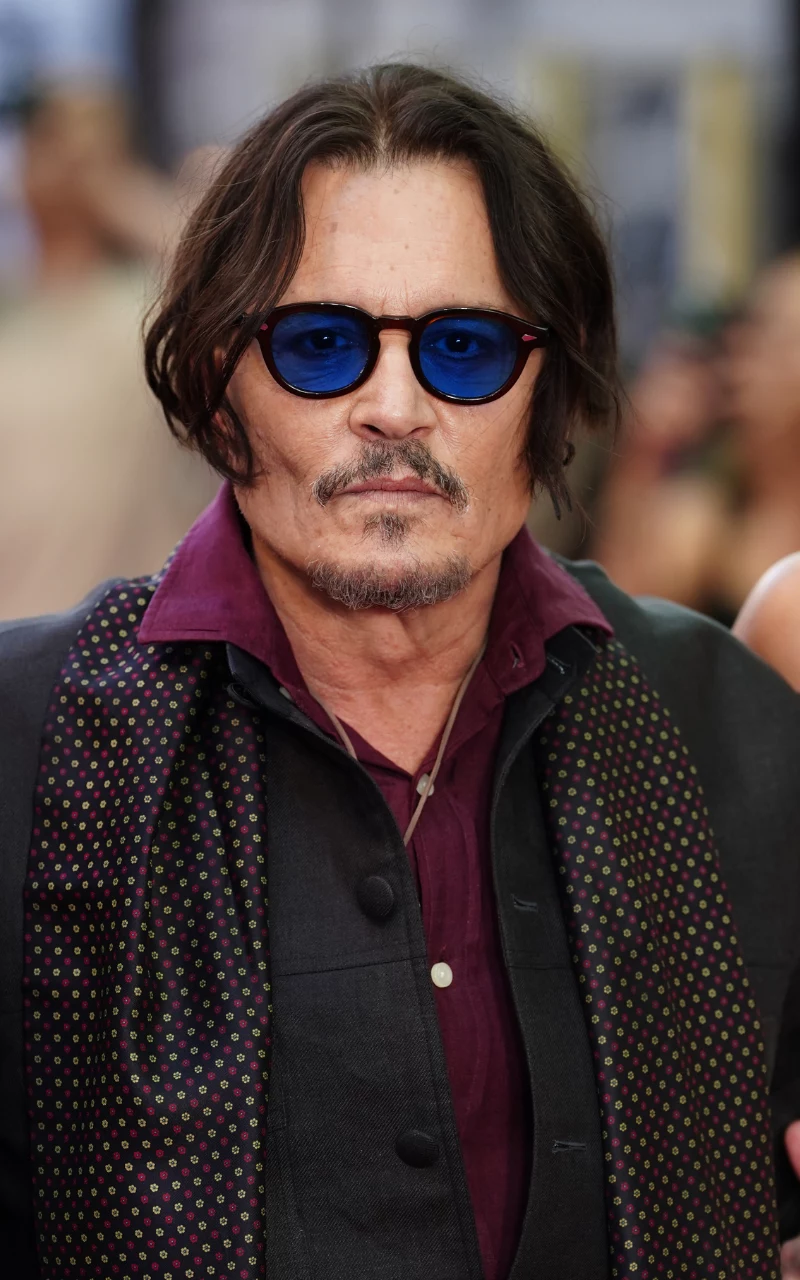 Dzisiaj Johnny Depp ma 62 i dziesiątki świetnych ról na koncie. Ale nigdy nie zrezygnował z muzyki