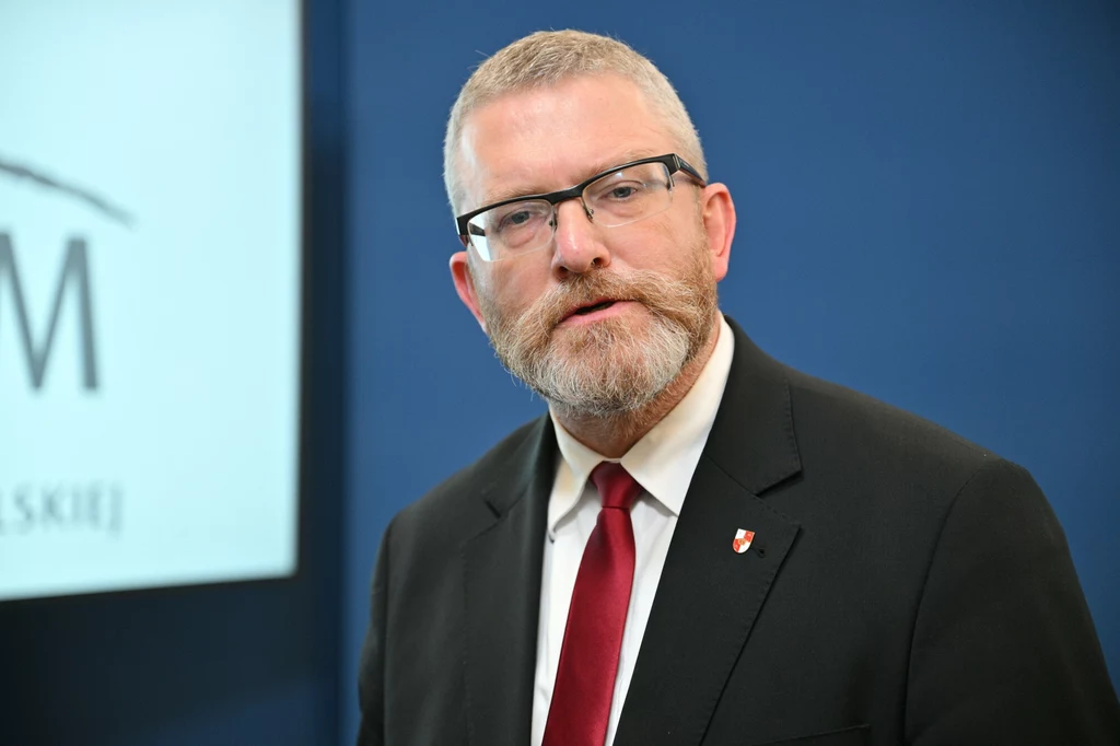 Sejm przyjął projekt uchwały. To reakcja na skandaliczne słowa Grzegorza Brauna Sejm przyjął projekt uchwały. To reakcja na skandaliczne słowa Grzegorza Brauna