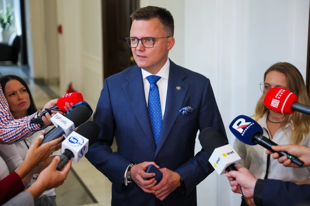 Szymon Hołownia tłumaczy się ze słów o zamachu stanu Szymon Hołownia tłumaczy się ze słów o zamachu stanu