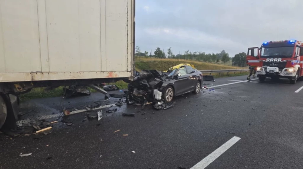 Tragiczny wypadek na drodze S7. Nie żyją trzy osoby Tragiczny wypadek na drodze S7. Nie żyją trzy osoby