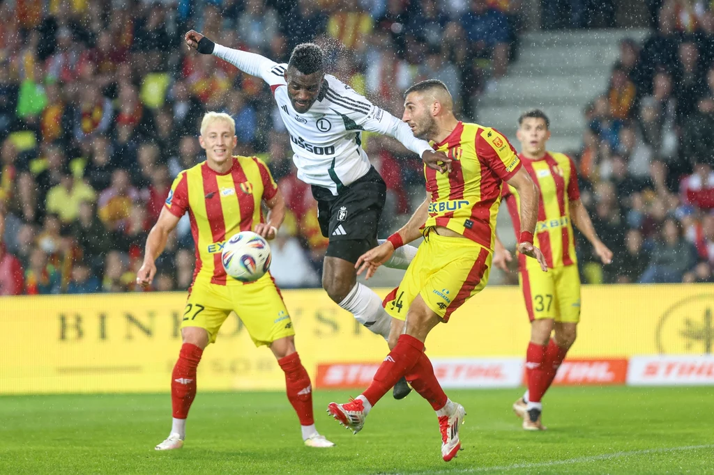 Jean-Pierre Nsame nie miał łatwej przeprawy z duetem kieleckich defensorów Jean-Pierre Nsame nie miał łatwej przeprawy z duetem kieleckich defensorów