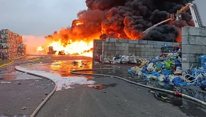 Duży pożar odpadów na wschodzie kraju. W akcji grupa chemiczna