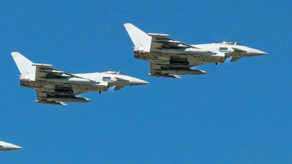 Brytyjskie myśliwce Eurofighter Typhoon wylatują z Malborka. Koniec ważnej misji (zdjęcie ilustracyjne) Brytyjskie myśliwce Eurofighter Typhoon wylatują z Malborka. Koniec ważnej misji (zdjęcie ilustracyjne)