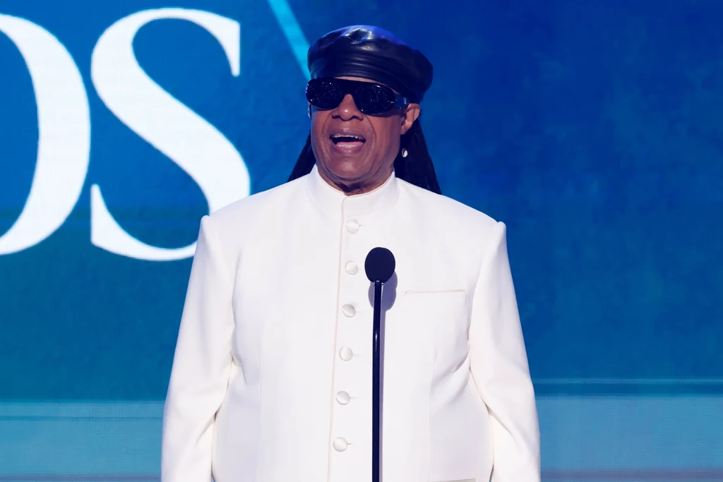Stevie Wonder zdementował internetowe teorie sugerujące, że wcale nie stracił wzroku Stevie Wonder zdementował internetowe teorie sugerujące, że wcale nie stracił wzroku