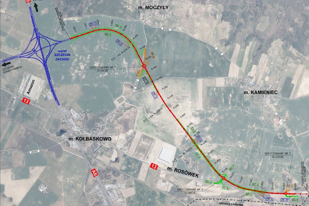 Mapa planowanego przebiegu drogi ekspresowej z zaznaczonymi pasami ruchu, węzłami, terenami przyległymi oraz najbliższymi miejscowościami, takimi jak Kołbaskowo, Rosówek, Moczyły, Kamieniec.