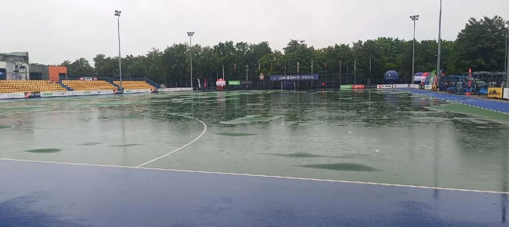 Zalany stadion im. Alfonsa Flinika w Gnieźnie Zalany stadion im. Alfonsa Flinika w Gnieźnie