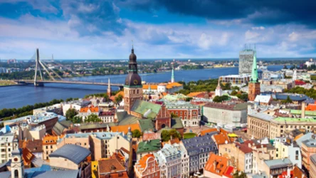 Jeden dzień, jedno miasto. Ryga – czyli "Paryż Północy – w trzech barwnych aktach