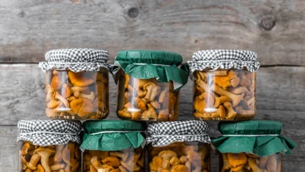 Kurki w tej zalewie będą hitem twojej spiżarni. Dowiedz się, jak je przygotować. 