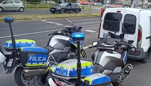 Policjanci na światłach poczuli alkohol. Uchylona szyba zdradziła kierowcę