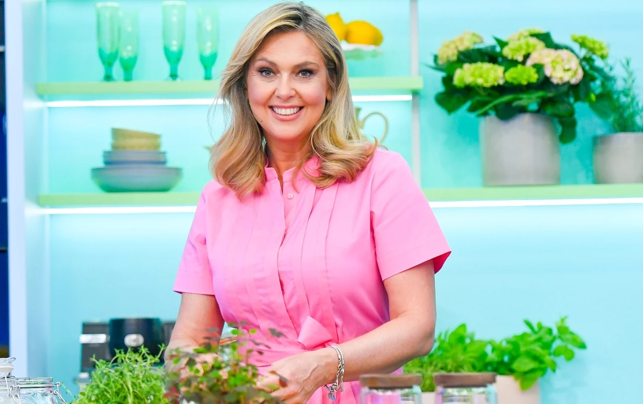 Ewa Wachowicz w kuchni "halo tu polsat"