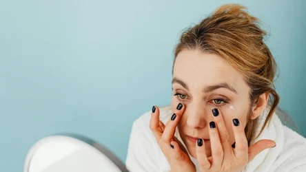 Maść z żyworódki to doskonały wybór dla cery dojrzałej ze zmarszczkami