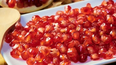 Owoce granatu to bomba witamin - wspierają tętnice i serce.