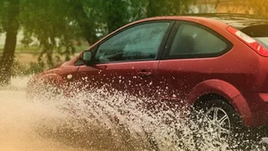 Jak rozpoznać auto po zalaniu? Trzeba sprawdzić konkretne miejsca