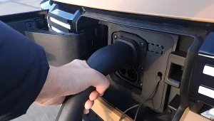 Zasada 20/80 wydłuża życie akumulatorów w autach elektrycznych. Prosty trik