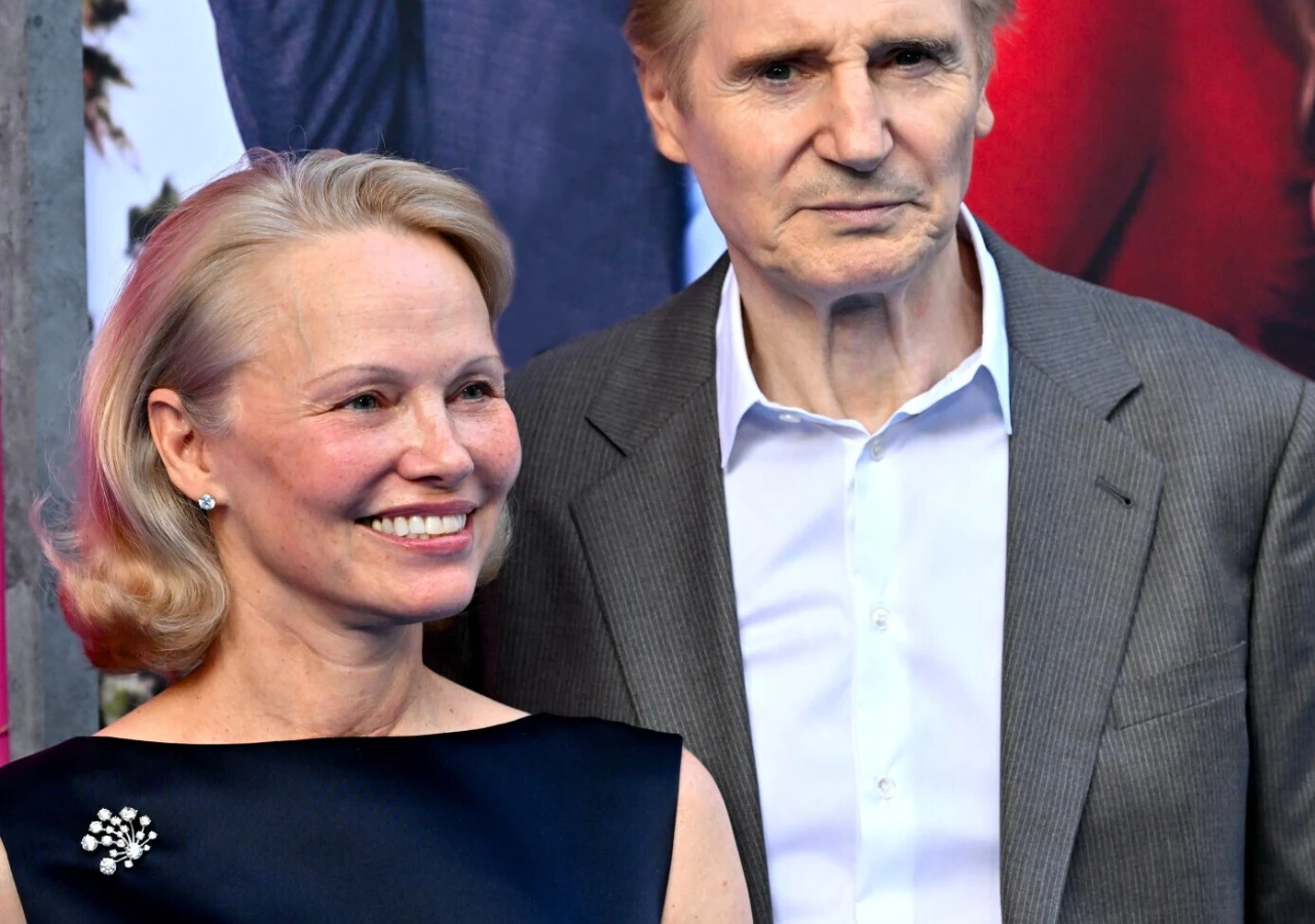 Pamela Anderson i Liam Neeson
