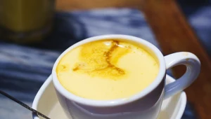 Wyjmij z lodówki i dodaj do porannej kawy. Hamuje apetyt i wspiera wątrobę