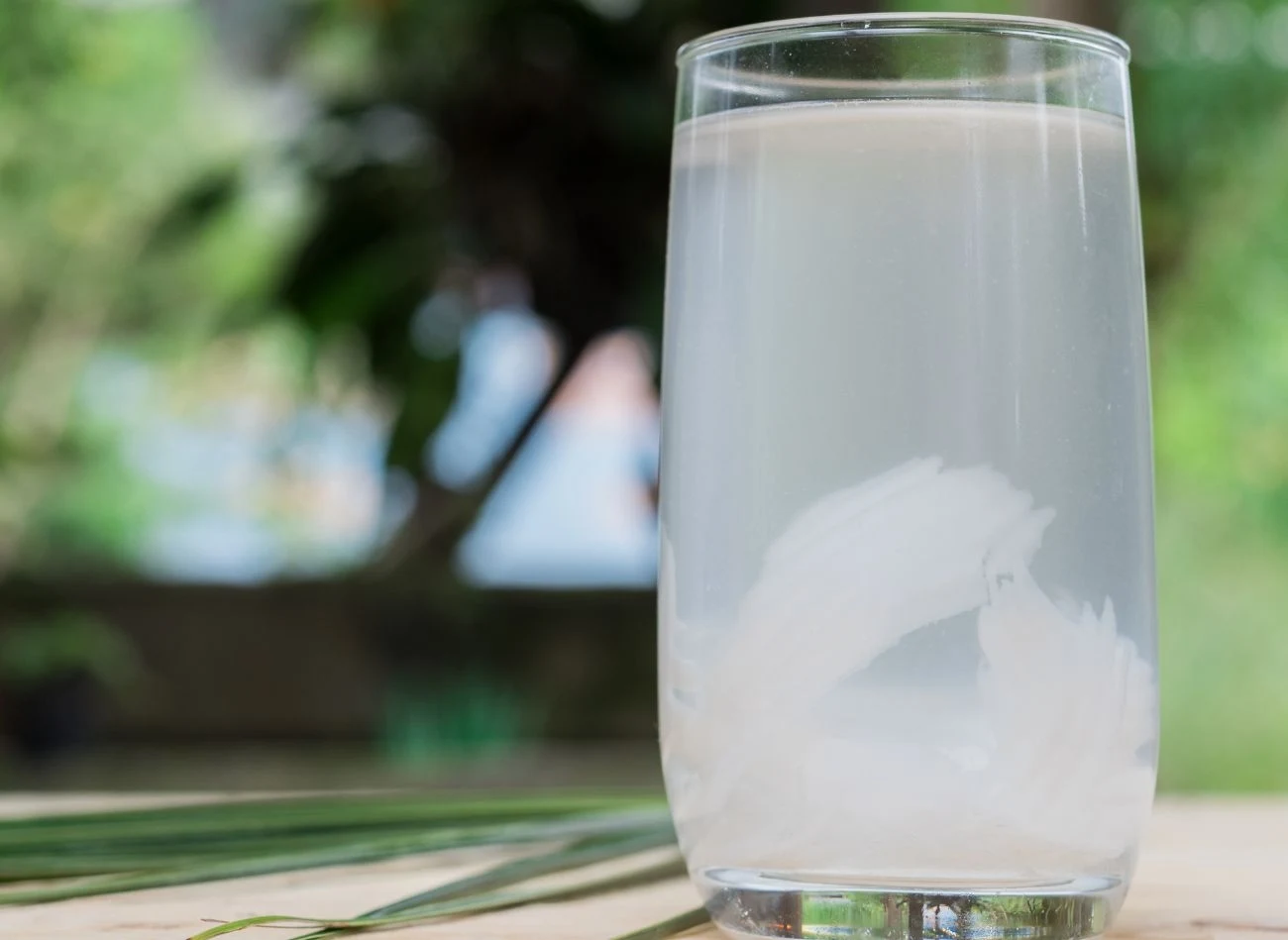 Woda kokosowa doskonale zastępuje wodę, działając jak naturalny izotonik Woda kokosowa doskonale zastępuje wodę, działając jak naturalny izotonik